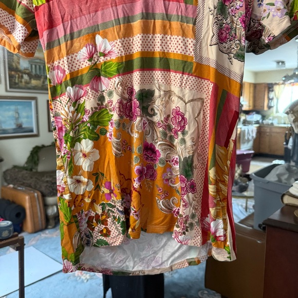 Johnny Was Floral Multicolor Patterned V-Neck Women's Short Sleeve Top - Picture 6 of 7
